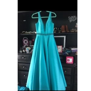 Goregous A-line prom dress